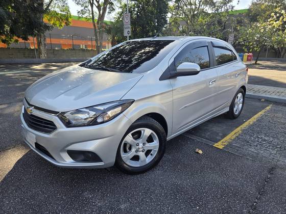 CHEVROLET ONIX 1.4 MPFI LT 8V FLEX 4P MANUAL CHEVROLET ONIX 1.4 MPFI LT 8V FLEX 4P MANUAL